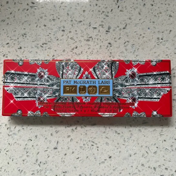 Pat McGrath Labs Luminous Legends Eye Shadow Palette: Starfall Seduction - Picture 6 of 8